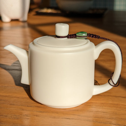 Mutton Fat Jade Porcelain "De Zhong" Teapot | Yunnan Sourcing Tea Shop