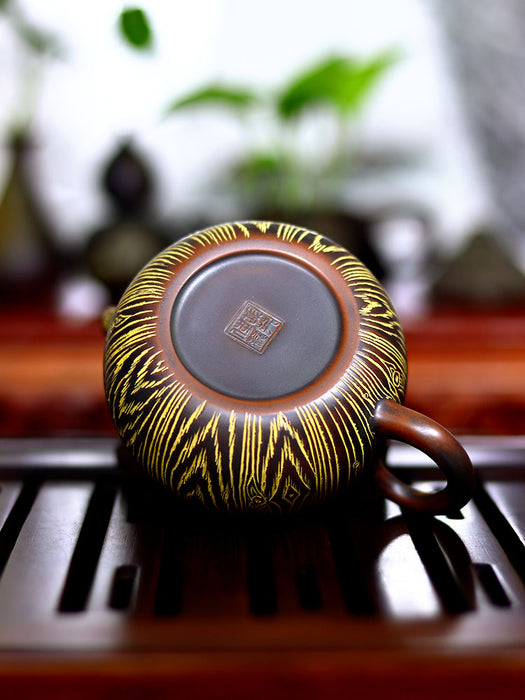 Qin Zhou Teapot "Tree Bark Xi Shi" Pot by Hu Ying Jia