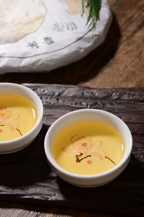 2019 Yunnan Sourcing "Autumn Na Han Village" Raw Pu-erh Tea Cake