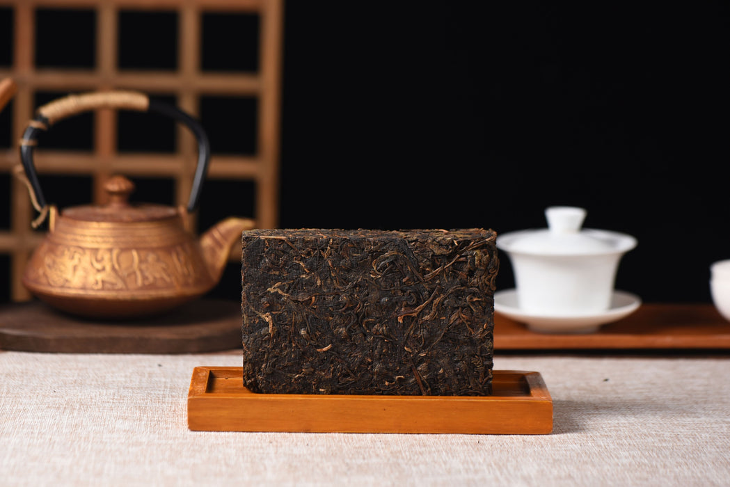 2004 Xinghai "Ban Zhang Qiao Mu" Certified Organic Raw Pu-erh Tea Brick