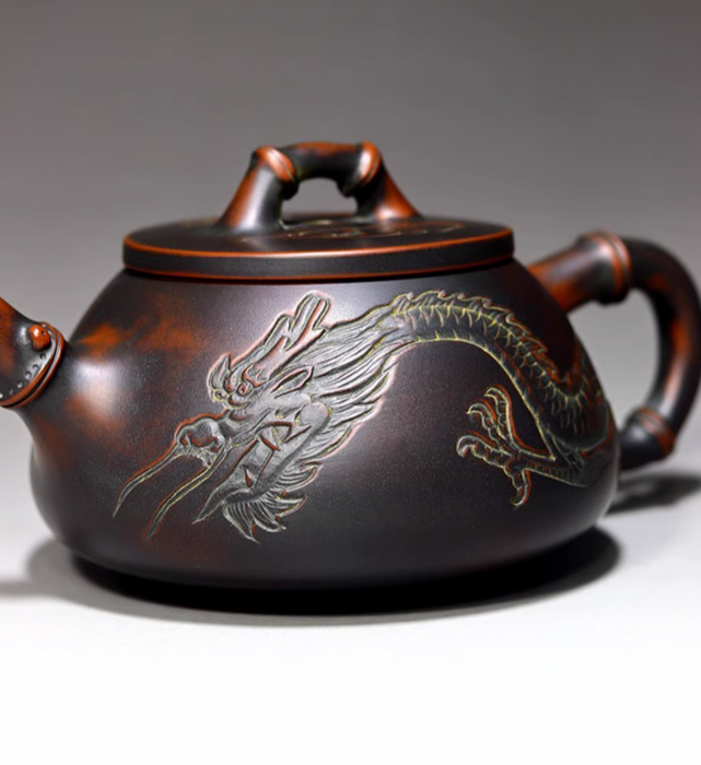 Qin Zhou Nixing Clay Teapot "Dragon" by Lu Ji Zu