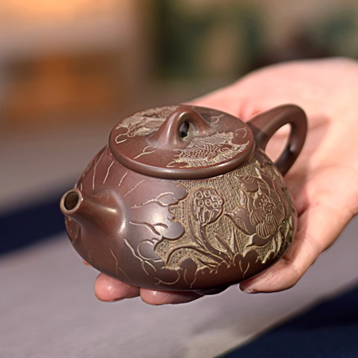 Qin Zhou Clay Teapot "Lotus" by Yuan Chan Jie