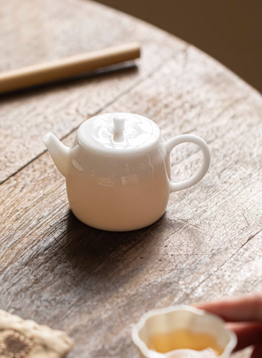 Ice Jade Porcelain "De Zhong" Teapot