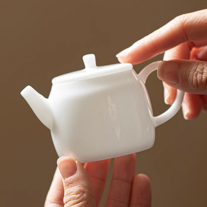 Ice Jade Porcelain "De Zhong" Teapot