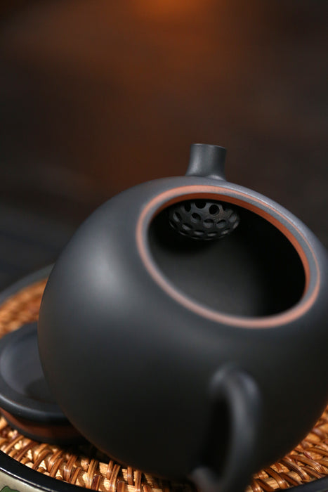 Jian Shui Clay "Bao Zi" Teapot by Mu Yan Tang