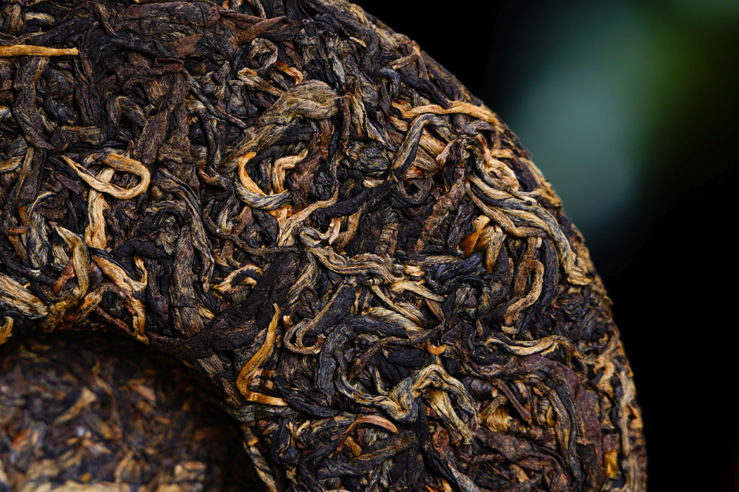 2023 Yunnan Sourcing "Suan Zao Shu" Old Arbor Black Tea Cake