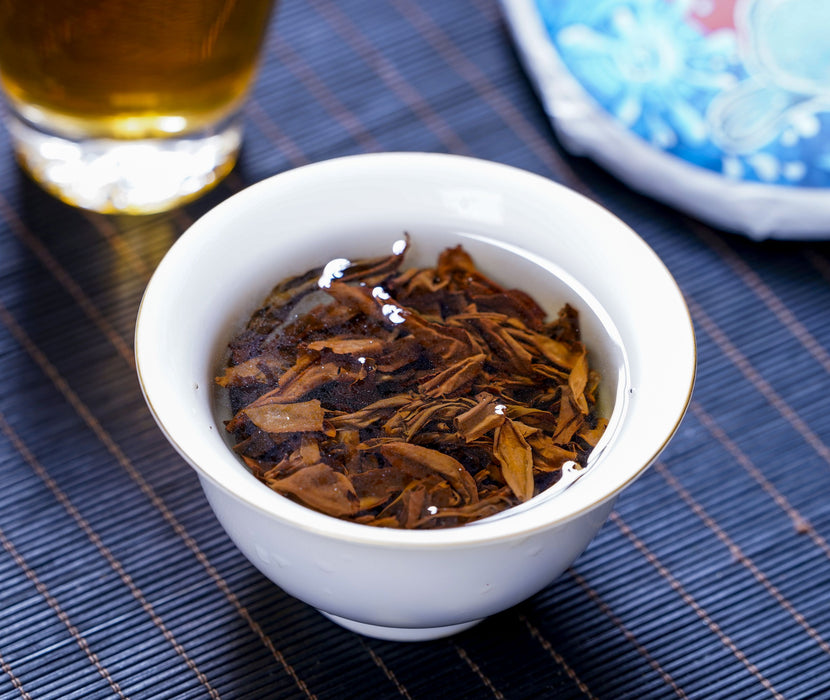2023 Yunnan Sourcing "Da Shan" Sun-Dried Taliensis Black Tea Cake