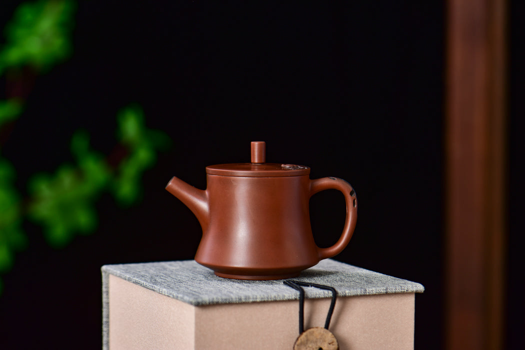 Jian Shui Purple Clay "Han Duo" Teapot by Mu Cheng