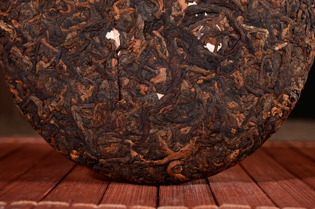 2024 Yunnan Sourcing "Lao Man'e Old Tree" Ripe Pu-erh Tea Cake