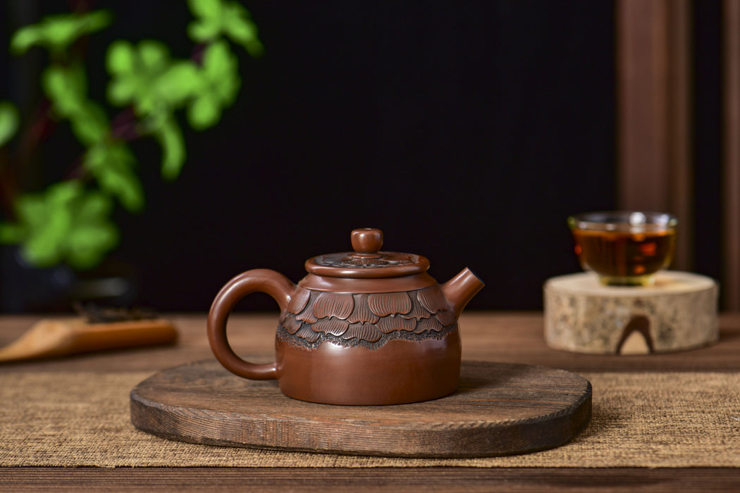 Jian Shui Clay "Lotus Flower" Teapot by Cai Wenjuan
