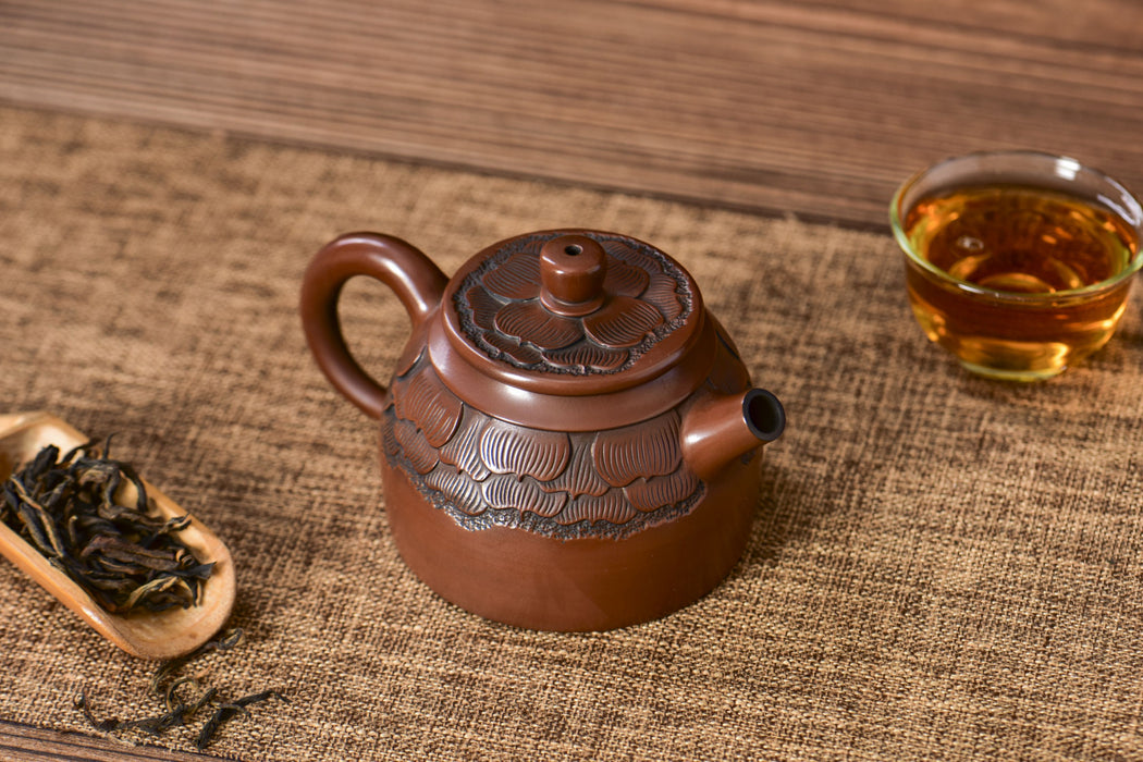 Jian Shui Clay "Lotus Flower" Teapot by Cai Wenjuan