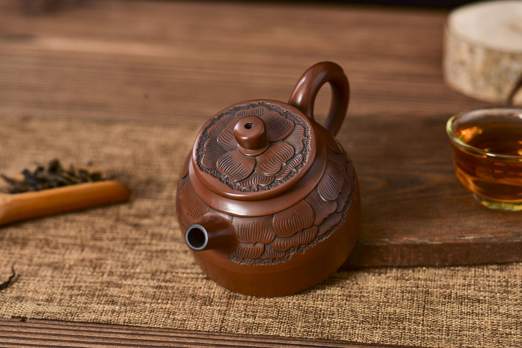 Jian Shui Clay "Lotus Flower" Teapot by Cai Wenjuan