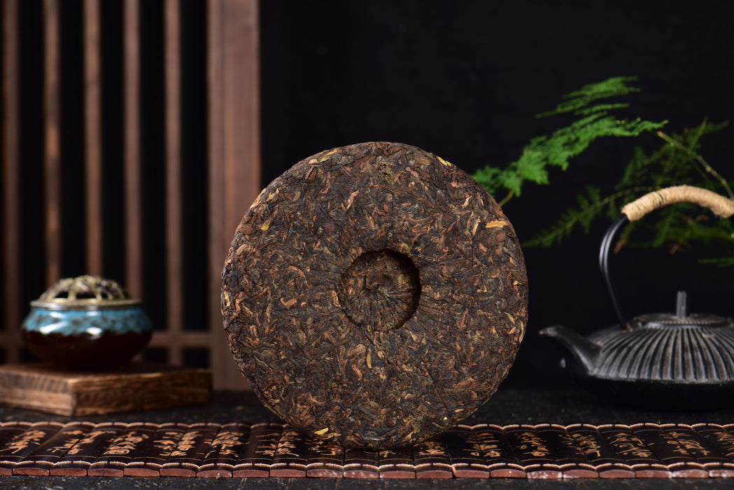 2024 Yunnan Sourcing "Subduer of Dragons" Ripe Raw Pu-erh Tea Cake