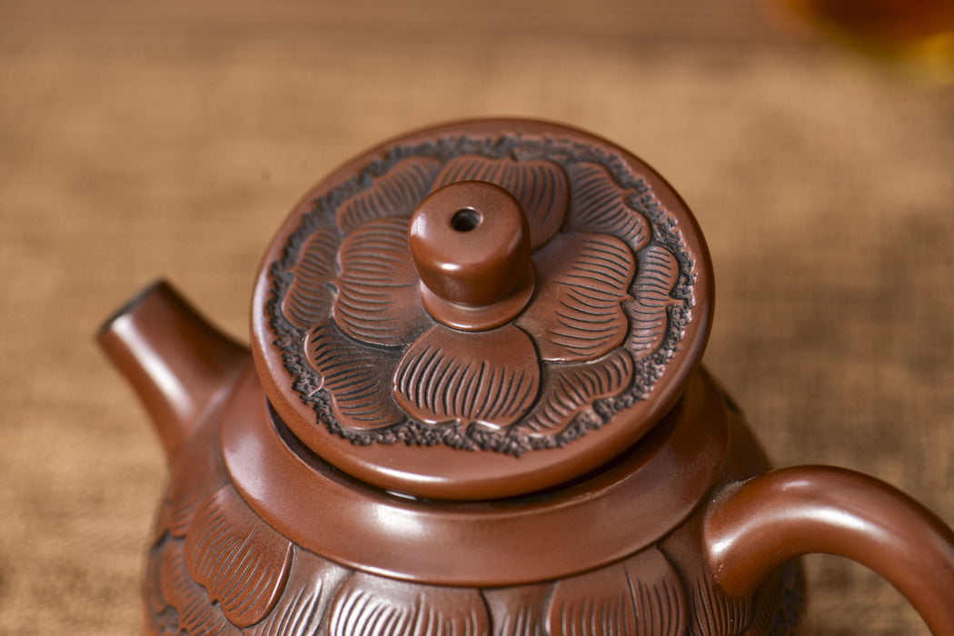 Jian Shui Clay "Lotus Flower" Teapot by Cai Wenjuan