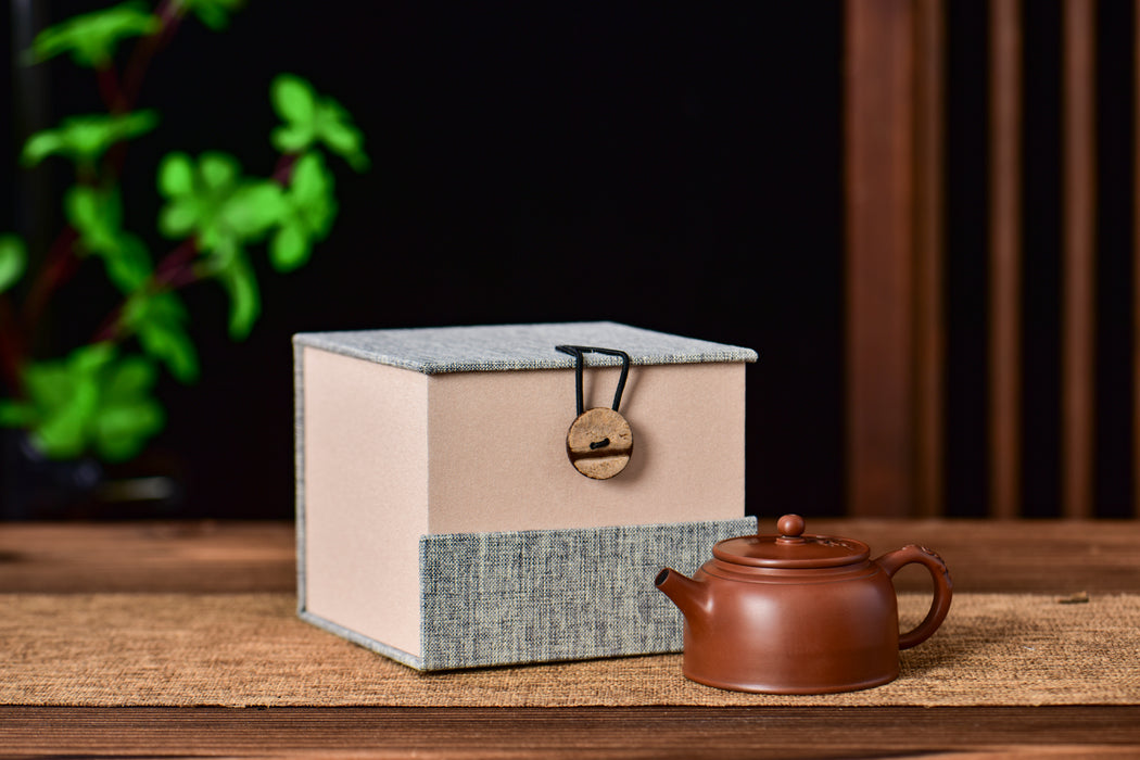 Jian Shui Purple Clay "Zhu Chu" Teapot by Mu Cheng