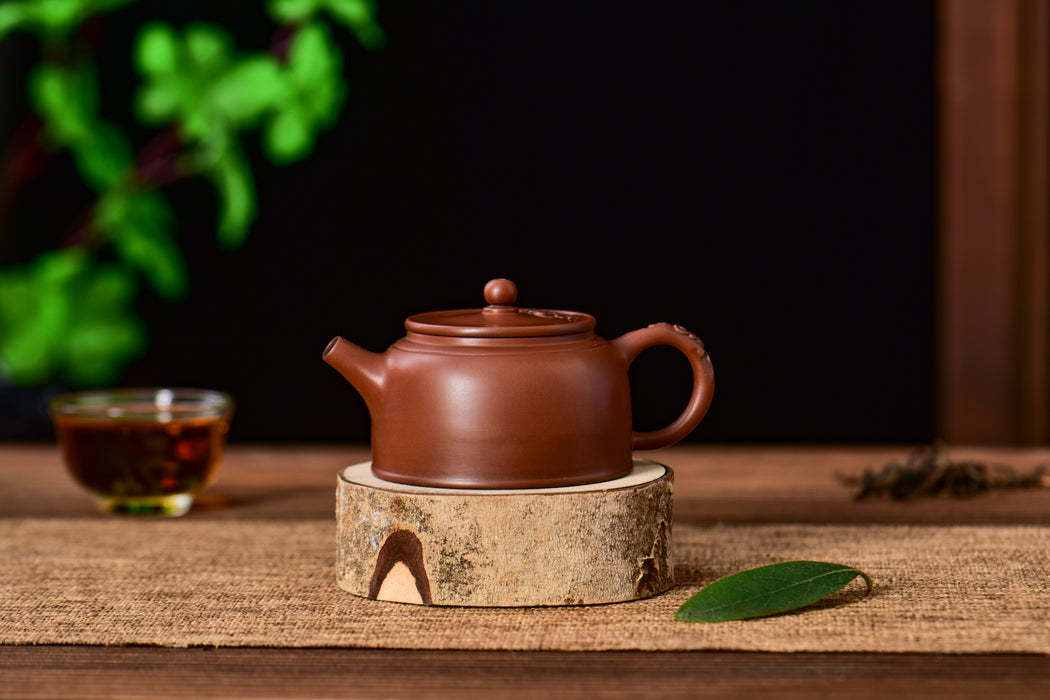 Jian Shui Purple Clay "Zhu Chu" Teapot by Mu Cheng
