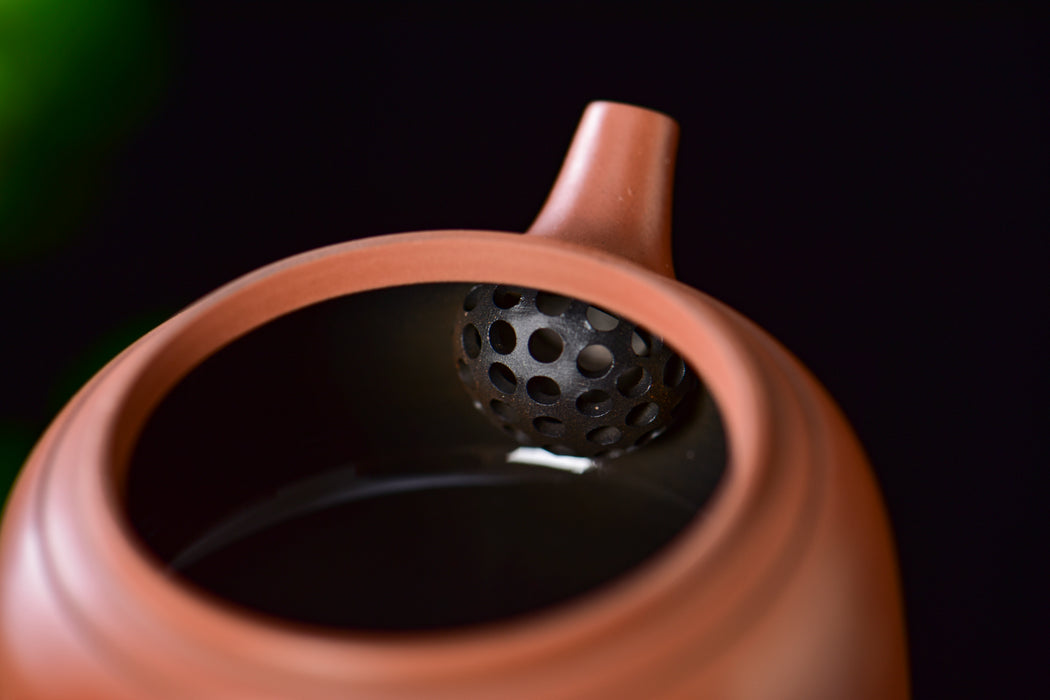 Jian Shui Purple Clay "Zhu Chu" Teapot by Mu Cheng