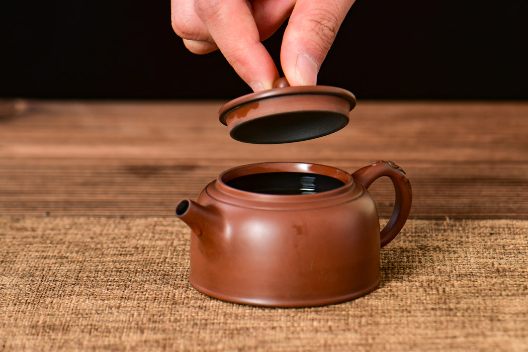 Jian Shui Purple Clay "Zhu Chu" Teapot by Mu Cheng