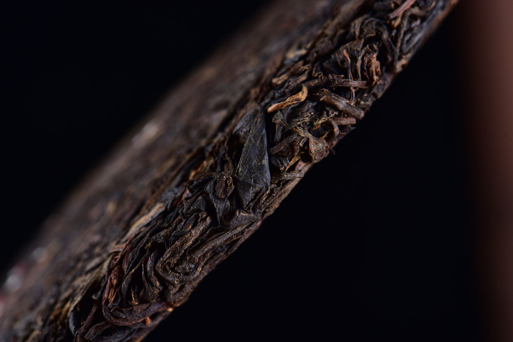 1999 CNNP Da Hong Yin Raw Pu-erh Tea Cake