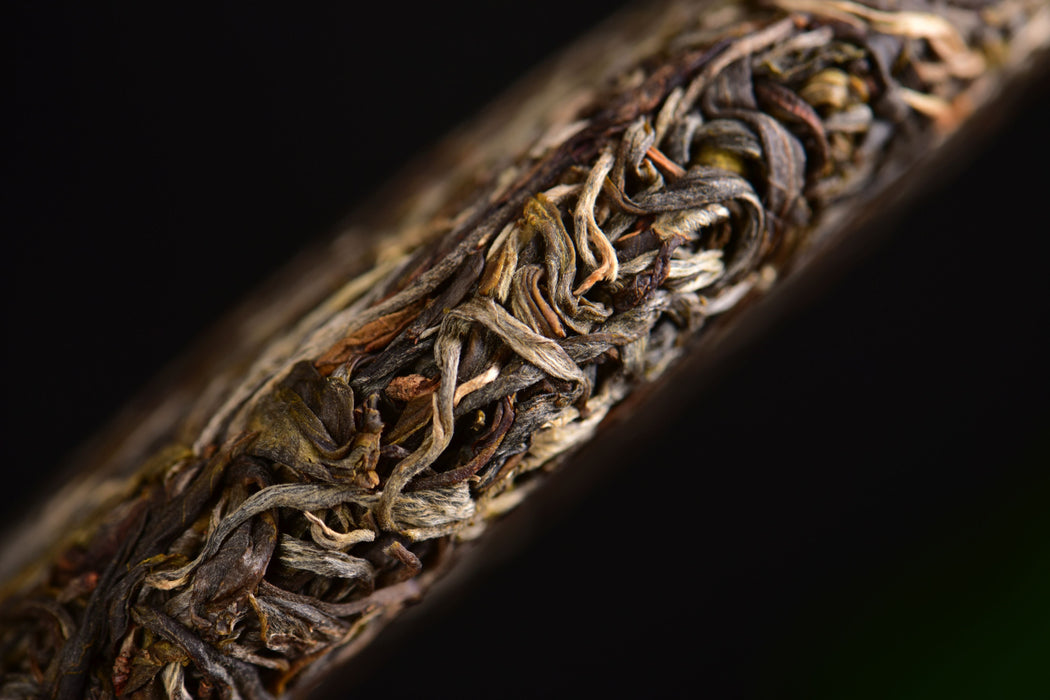 2025 Yunnan Sourcing "Da Qing Gu Shu" Raw Pu-erh Tea Cake | Yunnan Sourcing Tea Shop