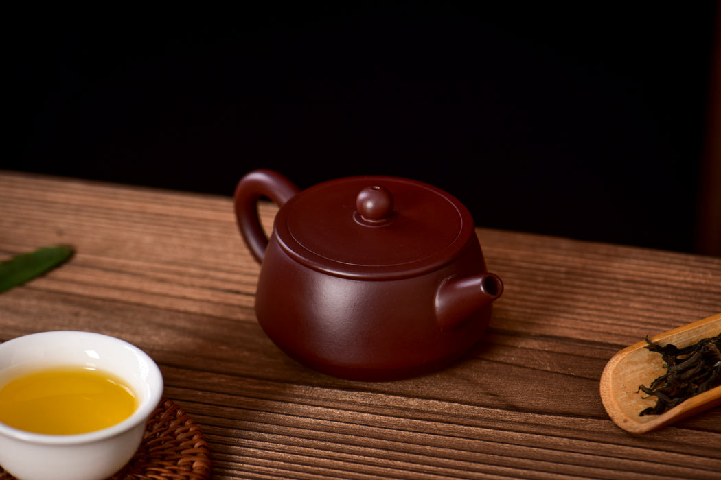 Jian Shui Clay "De Zhong Hu" Teapot by Jin Jiaqi