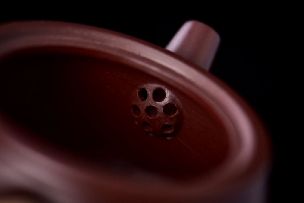 Jian Shui Clay "De Zhong Hu" Teapot by Jin Jiaqi