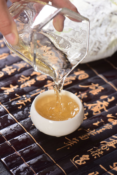 2024 Yunnan Sourcing "Man Zhuan" Old Arbor Raw Pu-erh Tea Cake