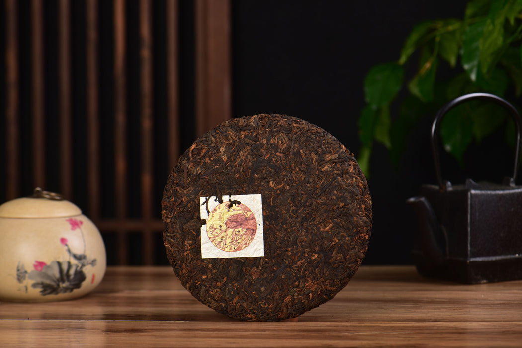 2025 Yunnan Sourcing "Peerless Gold Label" Ripe Pu-erh Tea Cake | Yunnan Sourcing Tea Shop