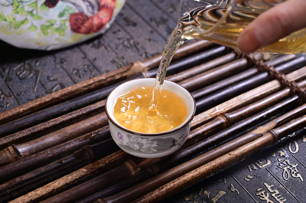 2025 Yunnan Sourcing "Ba Nuo Village" Raw Pu-erh Tea Cake | Yunnan Sourcing Tea Shop
