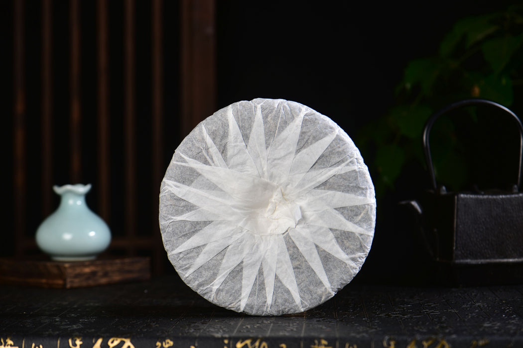 2025 Yunnan Sourcing "Autumn Huang Shan Gu Shu" Old Arbor Raw Pu-erh Tea Cake | Yunnan Sourcing Tea Shop
