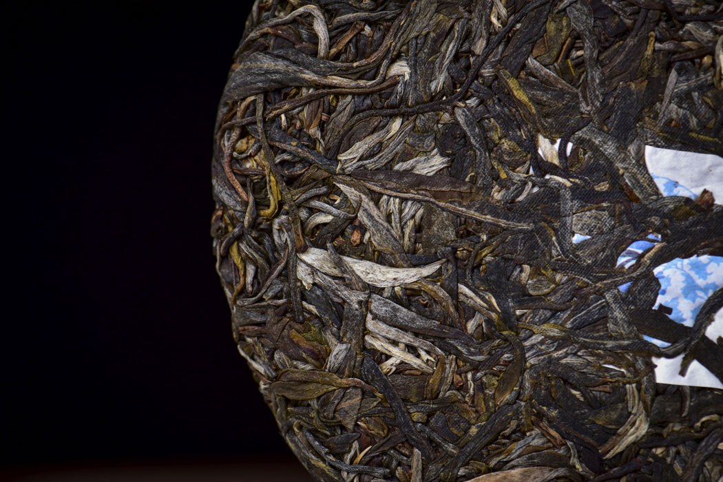 2026 Yunnan Sourcing "Xi Niu Tang Pasha" Raw Pu-erh Tea Cake