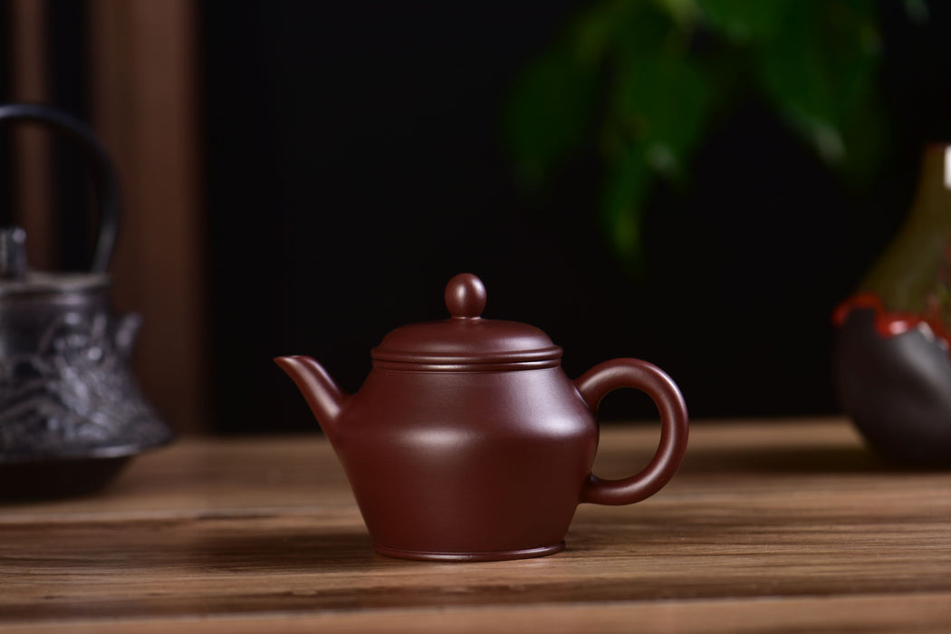 Purple Zhu Ni "Pear-Shaped" Yixing Teapot by Jin Jia Qi | Yunnan Sourcing Tea Shop
