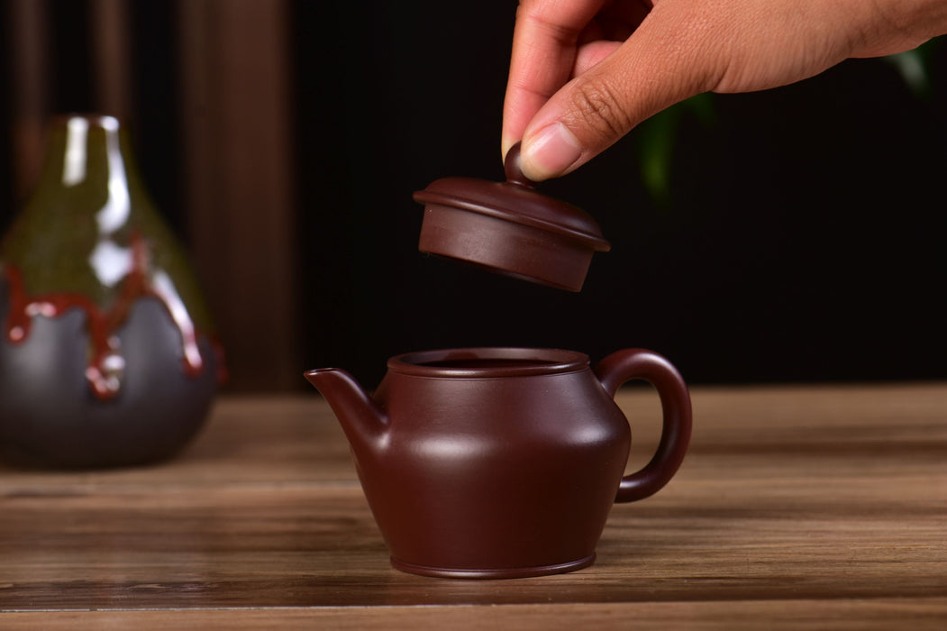 Purple Zhu Ni "Pear-Shaped" Yixing Teapot by Jin Jia Qi | Yunnan Sourcing Tea Shop
