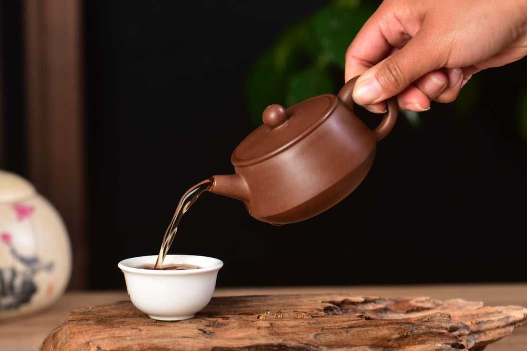 Wenge Ni "Flat Round" Yixing Teapot by Jin Jia Qi | Yunnan Sourcing Tea Shop