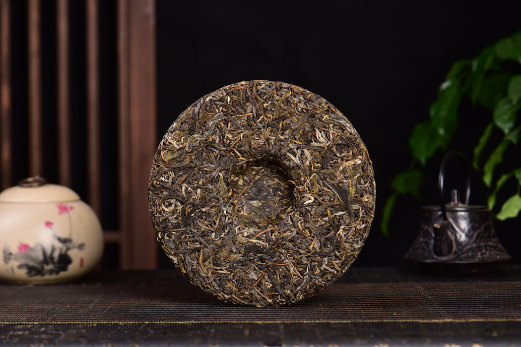 2024 Yunnan Sourcing "Da Qing Gu Shu" Raw Pu-erh Tea Cake