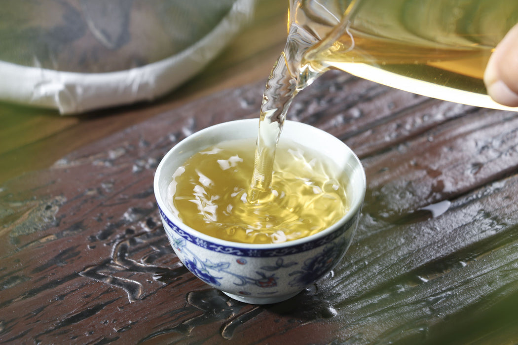 2026 Yunnan Sourcing "Huang Shan Gu Shu" Old Arbor Raw Pu-erh Tea Cake