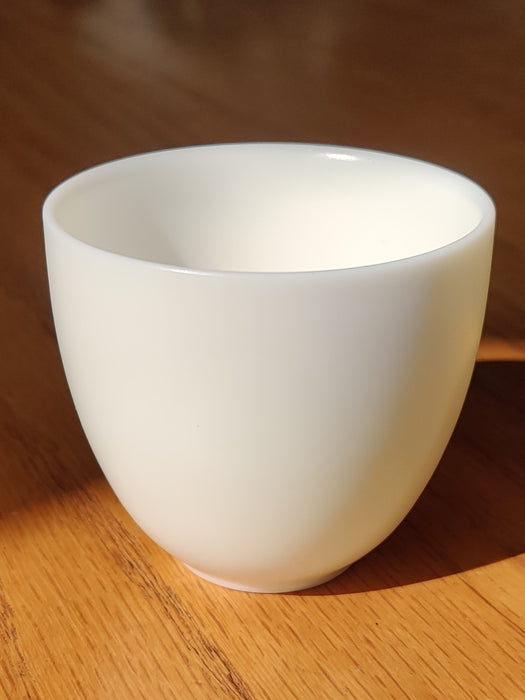 Mutton Fat Jade Porcelain "Egg-Shaped Smooth" Tea Cup