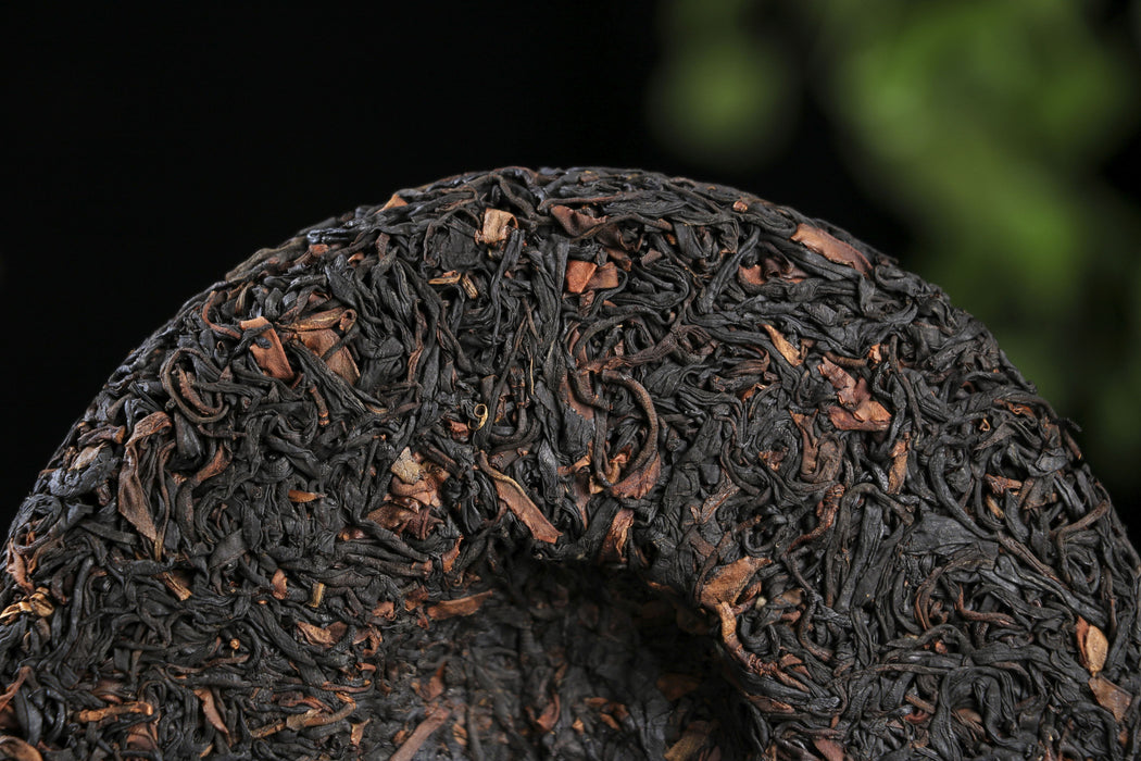 2026 Yunnan Sourcing "Wild Purple Black" of Yong De Tea Cake