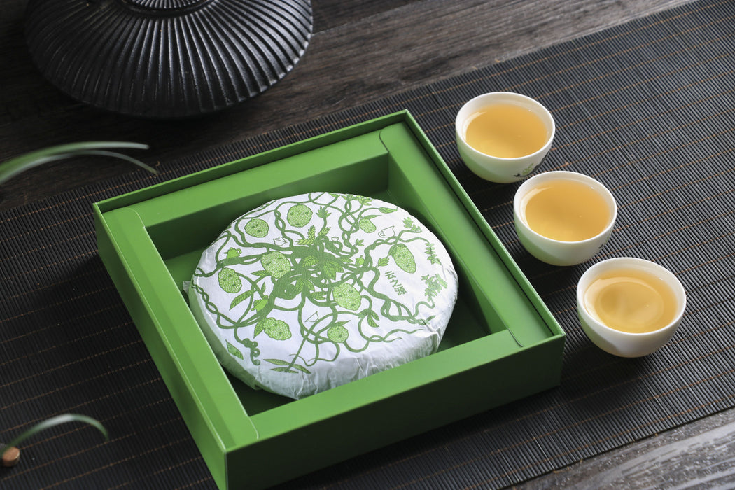 2026 Yunnan Sourcing "Purple White Tea" of Yong De Tea Cake