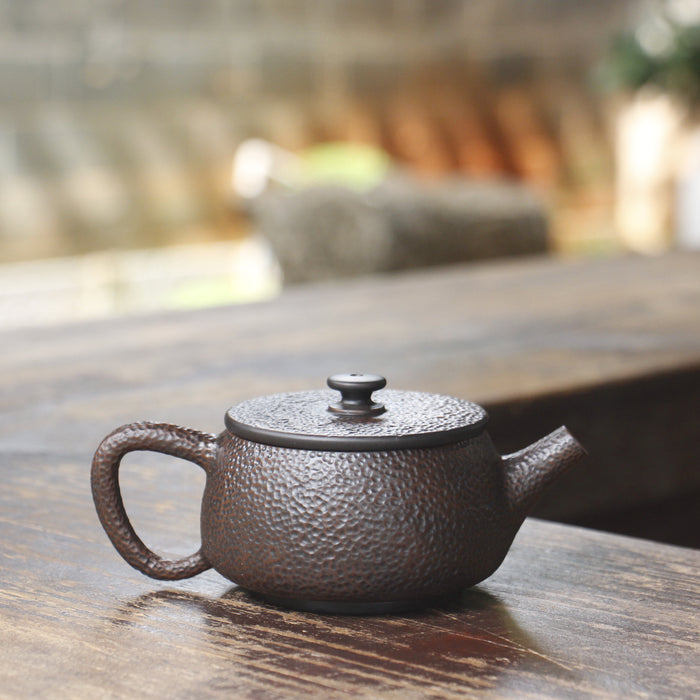 Jian Shui Clay "Chui Wen Han Wa" Teapot by Su Mo