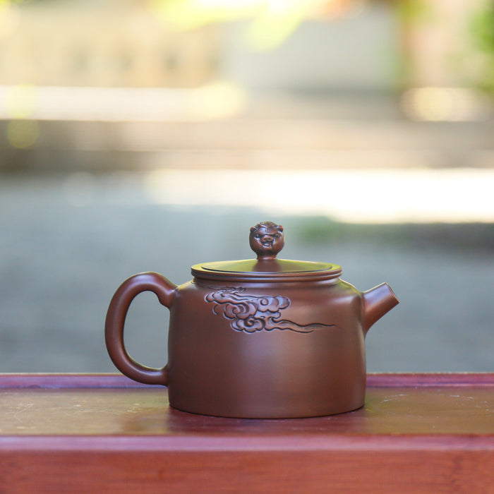 Jian Shui Clay "Auspicious Cloud Guardian" Teapot by Yang Zhen | Yunnan Sourcing Tea Shop