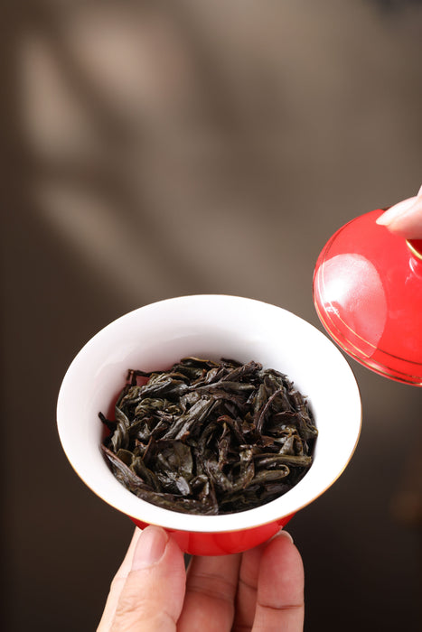 Wu Yi Shan “Stone Milk” Shi Ru Rock Oolong Tea