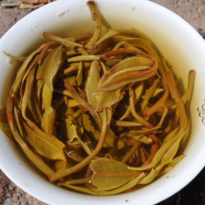 2016 Yunnan Sourcing Wu Liang Mountain Wild Arbor Raw Pu-erh Tea Cake