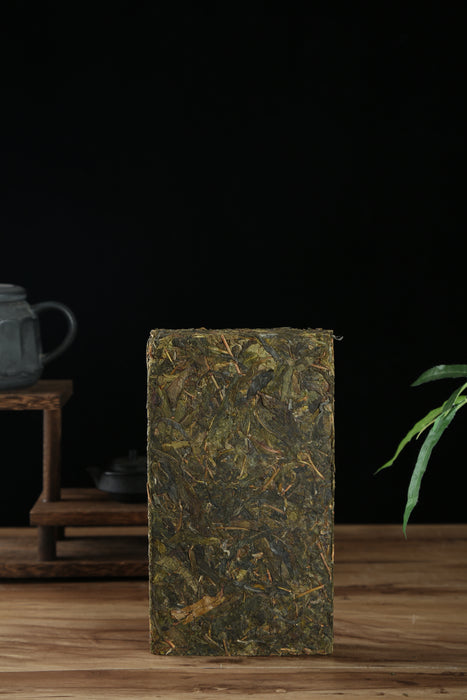 Bang Dong "Old Tree Huang Pian" Raw Pu-erh Tea Brick