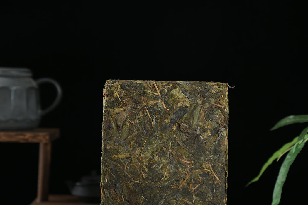 Bang Dong "Old Tree Huang Pian" Raw Pu-erh Tea Brick