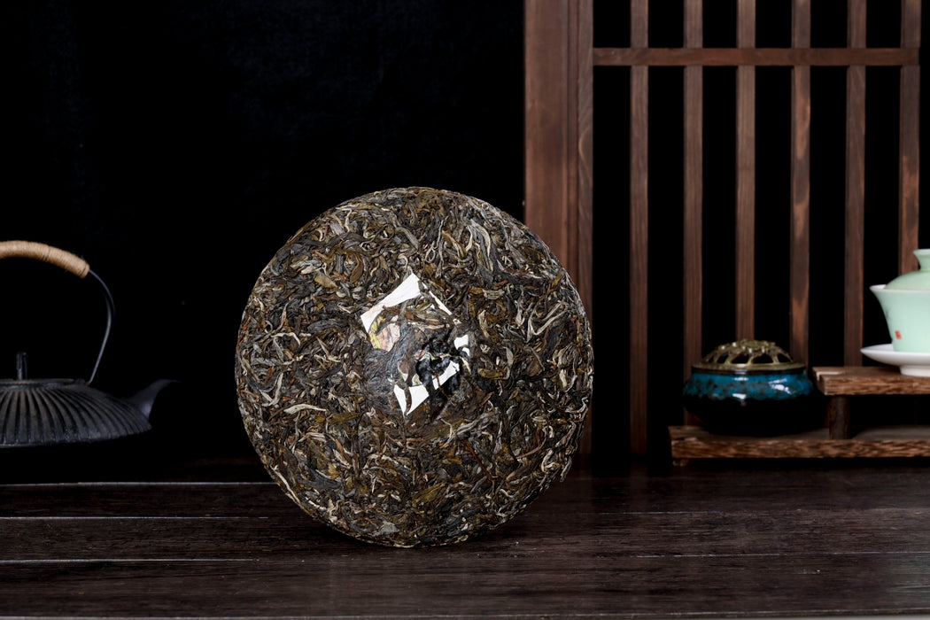 2022 Yunnan Sourcing "Da Qing Gu Shu" Raw Pu-erh Tea Cake