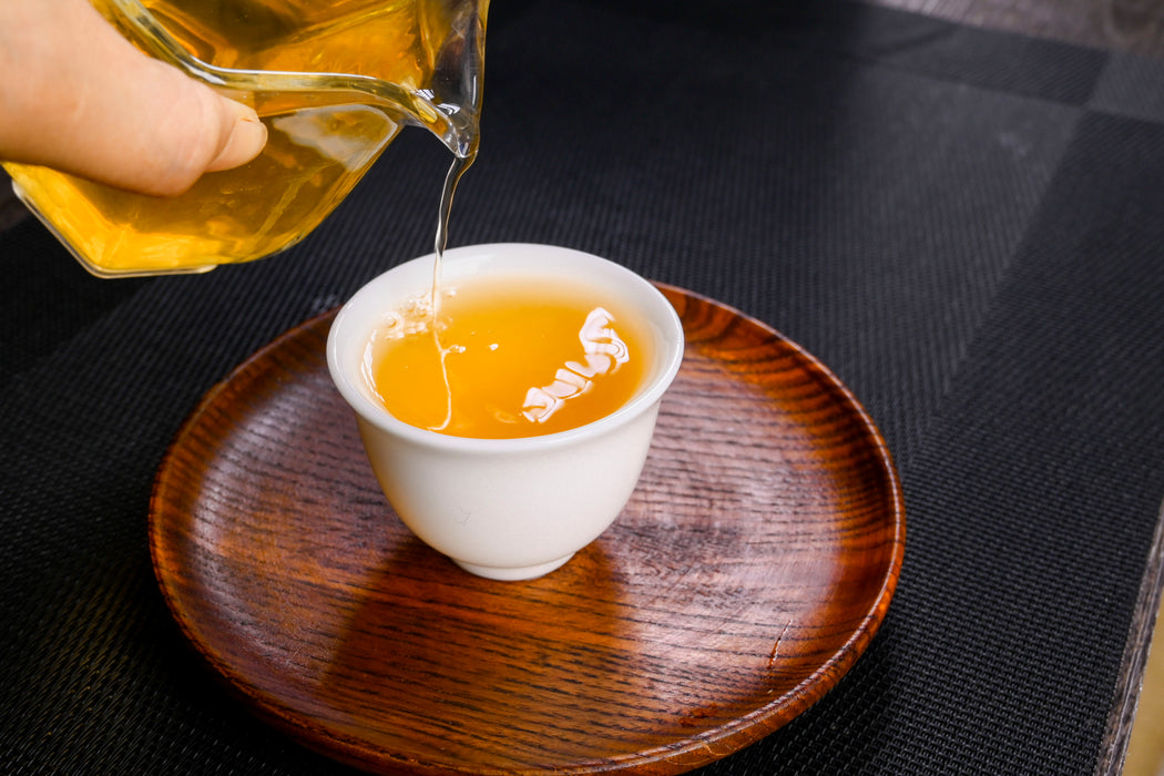 2015 Cha Wu Zhi Jin (Gu hua) - autumn sheng pu-erh tea of Yiwu arbors
