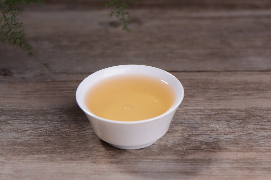 2019 Yunnan Sourcing "Long Tang Gu Shu" Old Arbor Raw Pu-erh Tea Cake