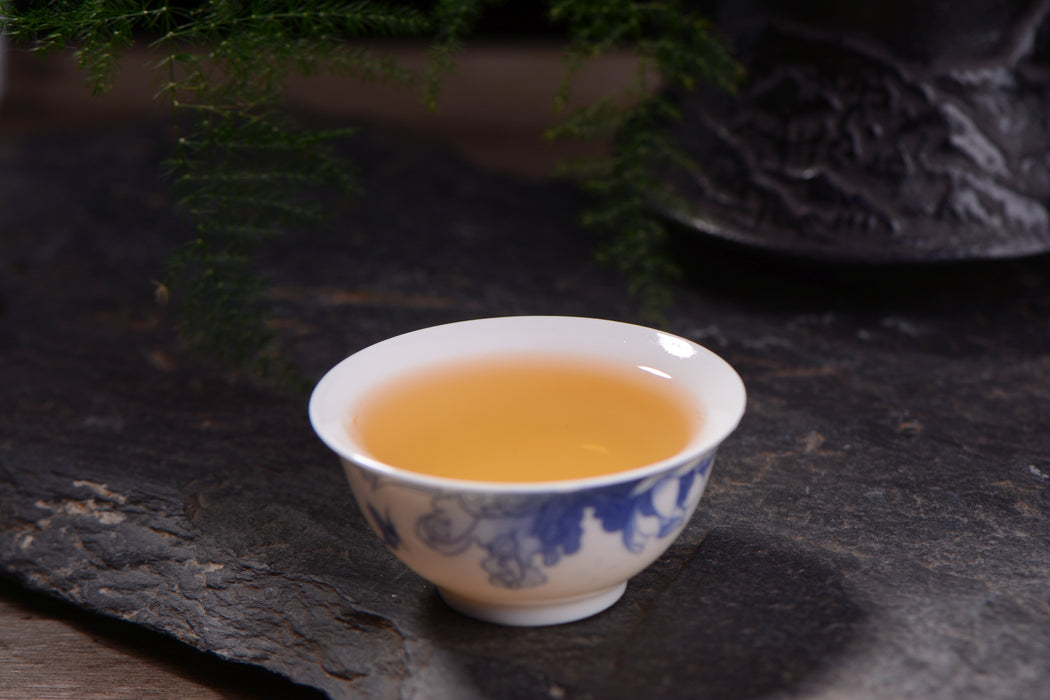 2019 Yunnan Sourcing "Da Qing Gu Shu" Raw Pu-erh Tea Cake