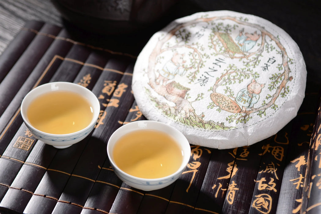 2019 Yunnan Sourcing "Man Gang Gu Shu Bai Cha" White Tea Cake